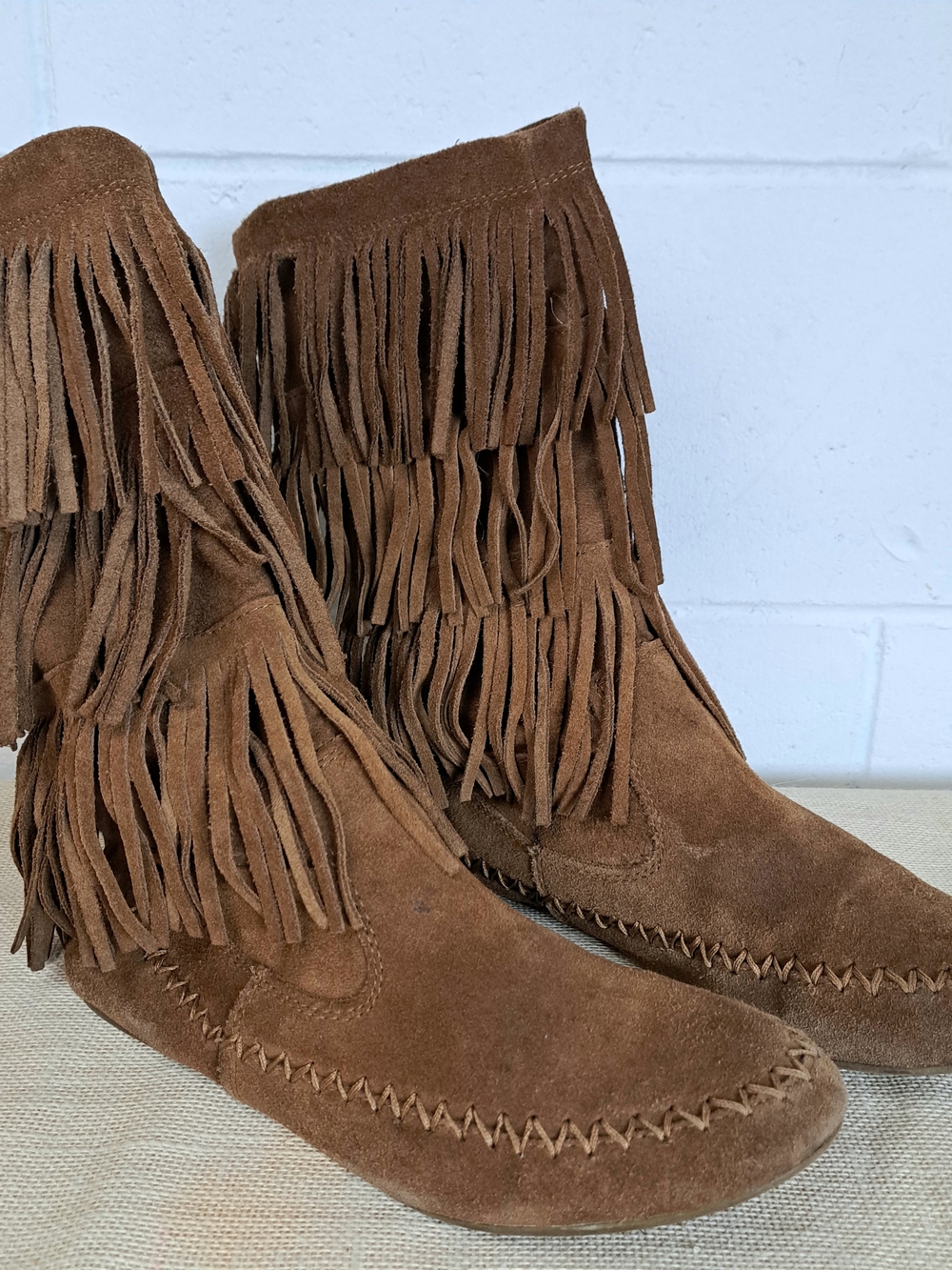 Mudd Pixie Fringe Suede Slouchy Moccasin Boots - Chestnut Brown Sz10